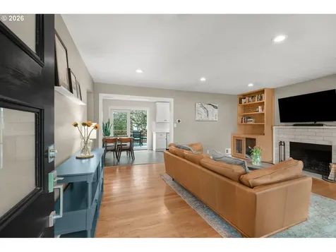 5921 SW 45th Avenue Portland OR 97221