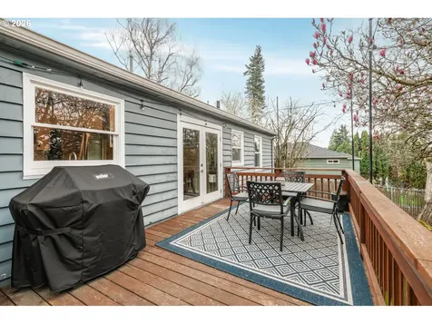 5921 SW 45th Avenue Portland OR 97221