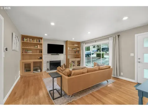 5921 SW 45th Avenue Portland OR 97221