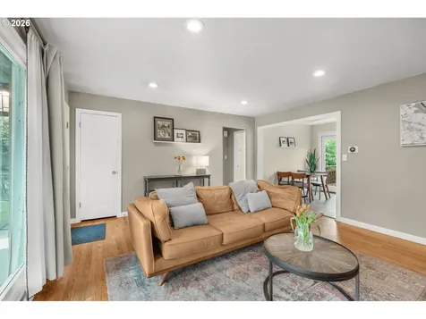 5921 SW 45th Avenue Portland OR 97221
