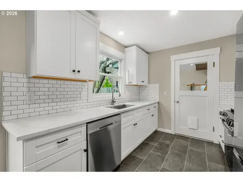 5921 SW 45th Avenue Portland OR 97221