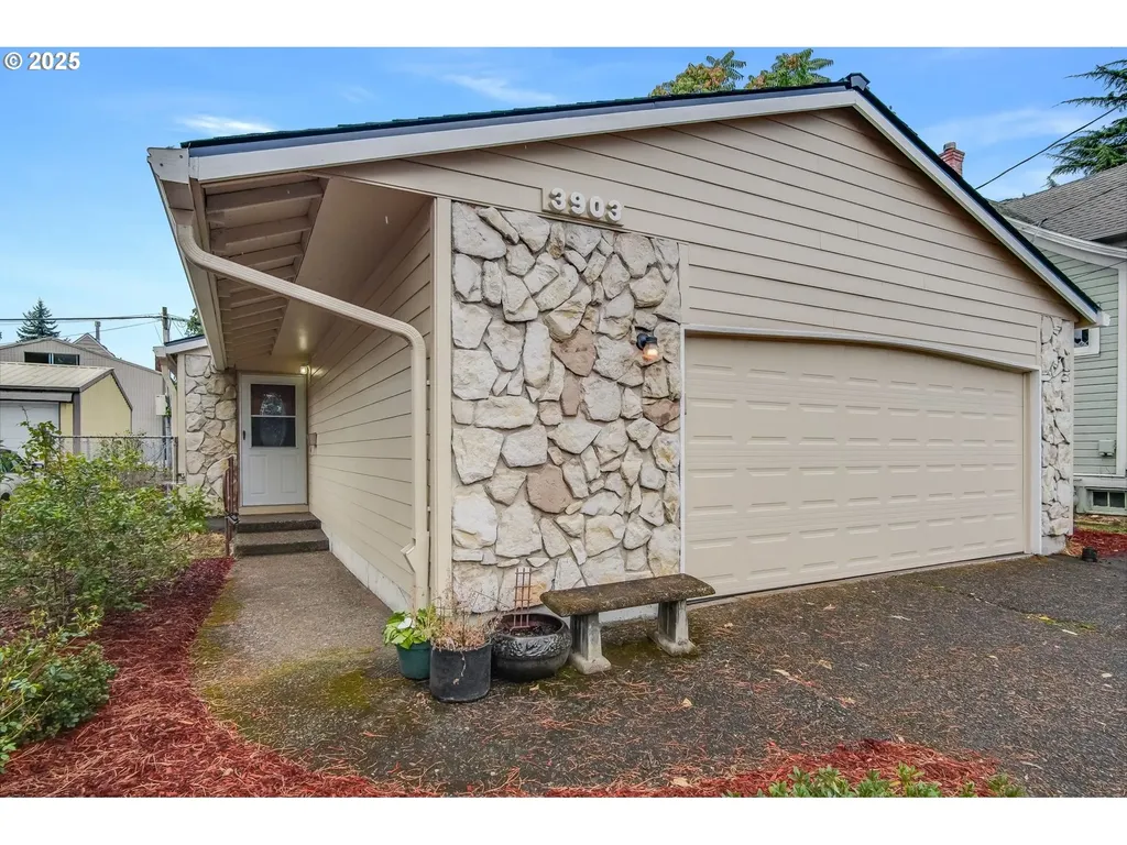 3903 SE 66th Avenue Portland OR 97206