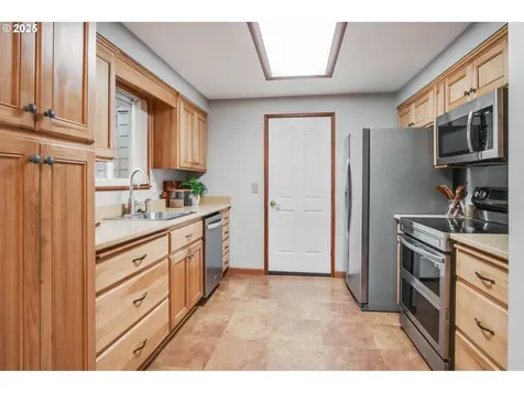 3903 SE 66th Avenue Portland OR 97206