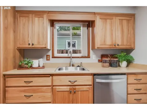 3903 SE 66th Avenue Portland OR 97206