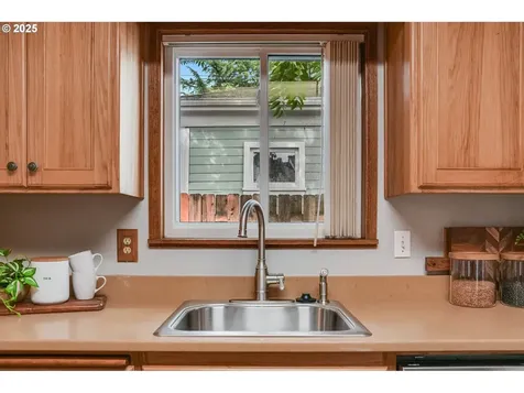 3903 SE 66th Avenue Portland OR 97206