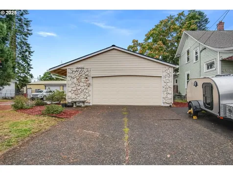 3903 SE 66th Avenue Portland OR 97206