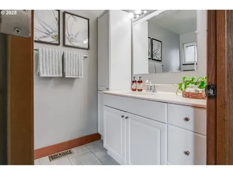 3903 SE 66th Avenue Portland OR 97206