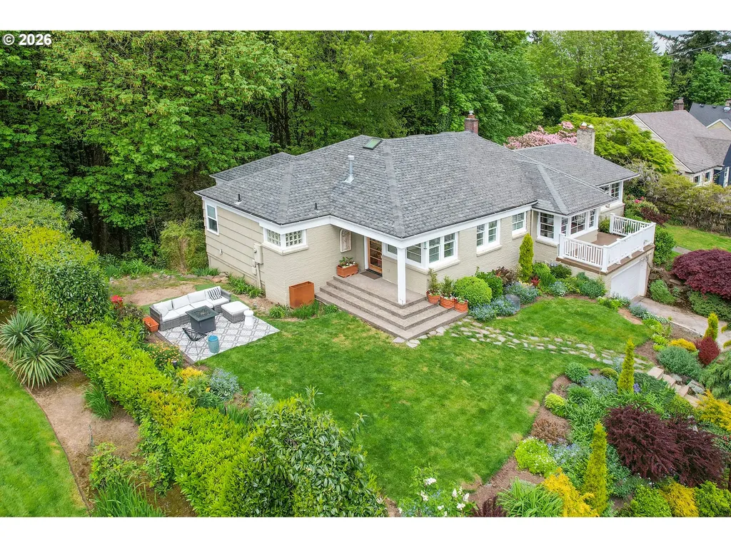 5321 SW Menefee Drive Portland OR 97239