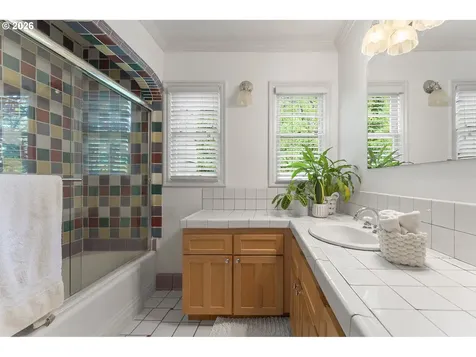 5321 SW Menefee Drive Portland OR 97239