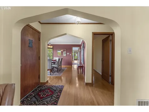 5321 SW Menefee Drive Portland OR 97239