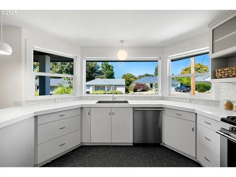2844 SE 60th Avenue Portland OR 97206