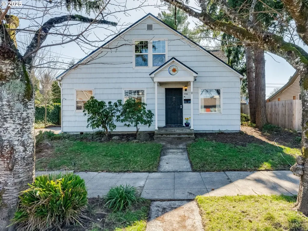 1016 NE 2nd Street Mcminnville OR 97128