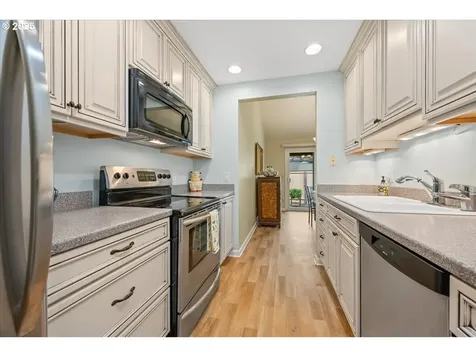 4220 NE 125th Place Portland OR 97230