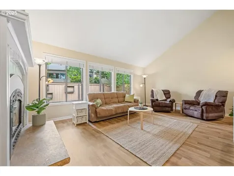 4220 NE 125th Place Portland OR 97230