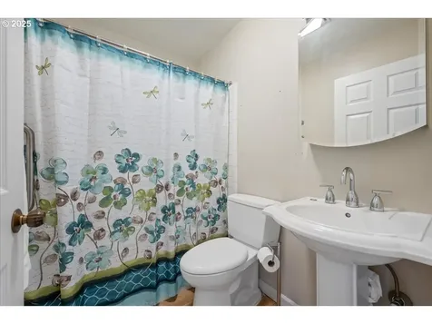 4220 NE 125th Place Portland OR 97230