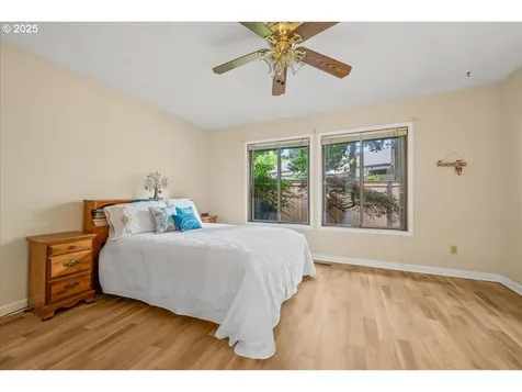 4220 NE 125th Place Portland OR 97230