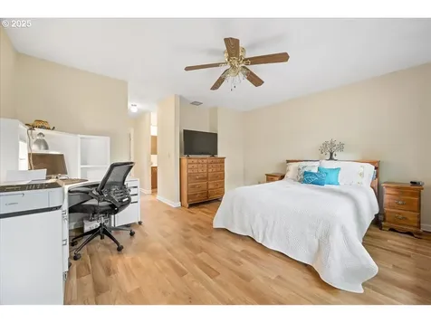 4220 NE 125th Place Portland OR 97230