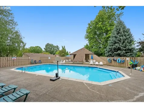 4220 NE 125th Place Portland OR 97230