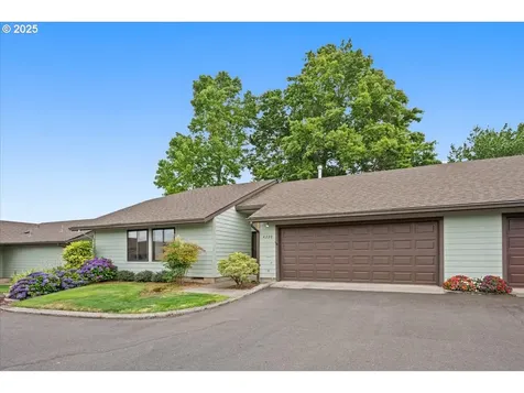4220 NE 125th Place Portland OR 97230