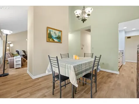 4220 NE 125th Place Portland OR 97230