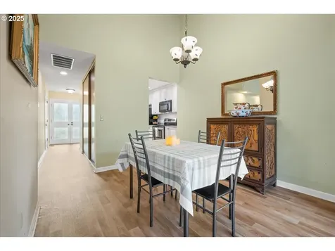 4220 NE 125th Place Portland OR 97230