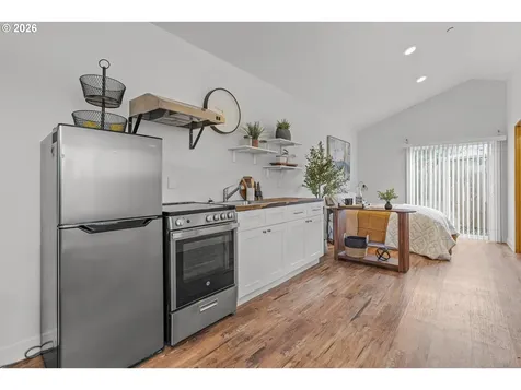 1155 18th Street NE Salem OR 97301