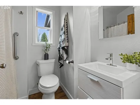 1155 18th Street NE Salem OR 97301