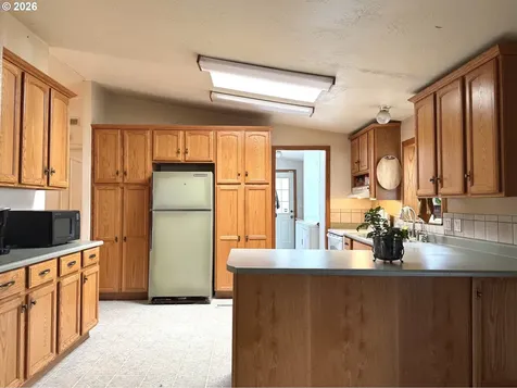 2693 Arnold Avenue Eugene OR 97402
