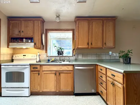 2693 Arnold Avenue Eugene OR 97402