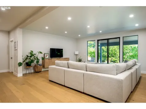 480 W U Street Washougal WA 98671