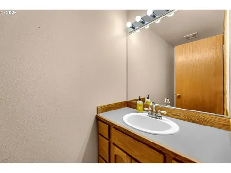 11811 NE 40th Place Vancouver WA 98686