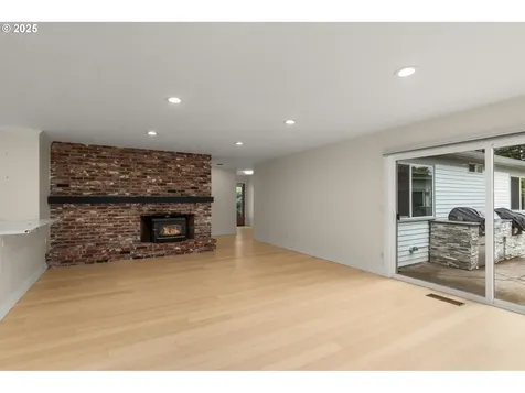 2360 NW 154th Place Beaverton OR 97006