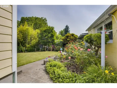 9009 N Bristol Avenue Portland OR 97203