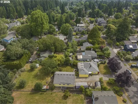 9009 N Bristol Avenue Portland OR 97203