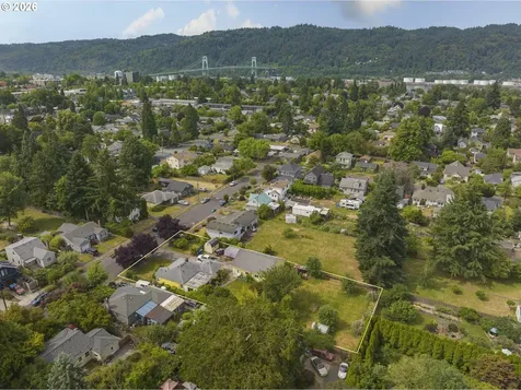 9009 N Bristol Avenue Portland OR 97203