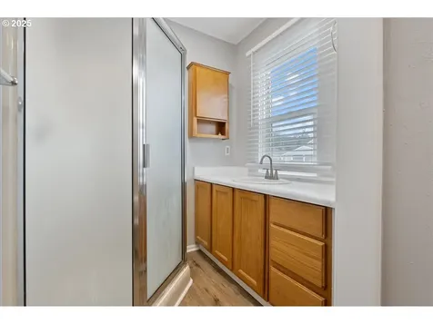 630 E Harrison Avenue Cottage Grove OR 97424
