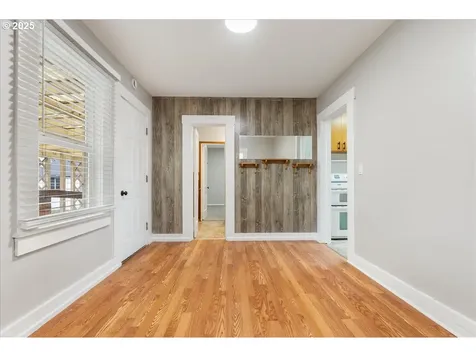 630 E Harrison Avenue Cottage Grove OR 97424