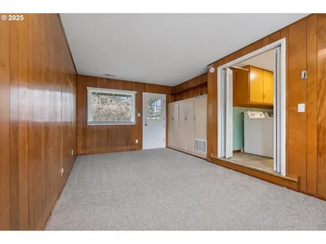 630 E Harrison Avenue Cottage Grove OR 97424