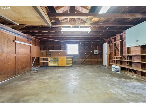 630 E Harrison Avenue Cottage Grove OR 97424