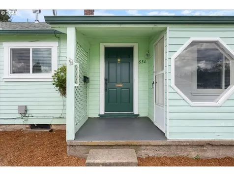 630 E Harrison Avenue Cottage Grove OR 97424