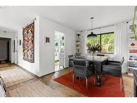1917 SW Marigold Street Portland OR 97219