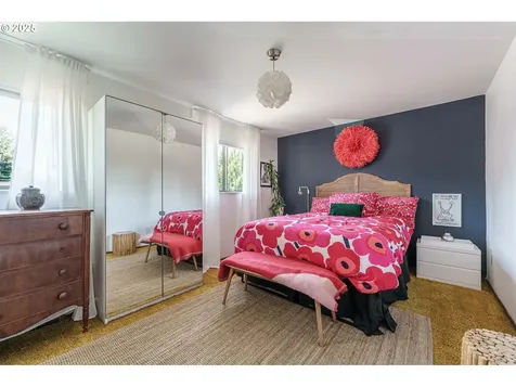 1917 SW Marigold Street Portland OR 97219