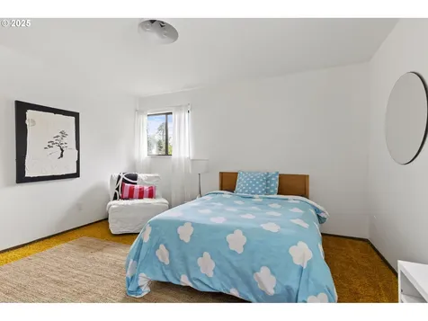 1917 SW Marigold Street Portland OR 97219