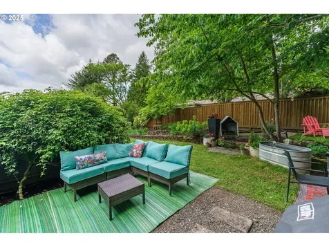 1917 SW Marigold Street Portland OR 97219
