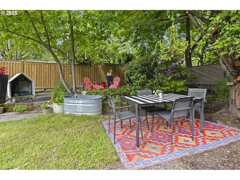 1917 SW Marigold Street Portland OR 97219