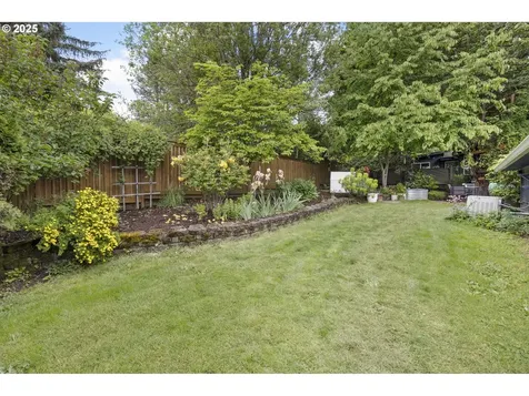 1917 SW Marigold Street Portland OR 97219