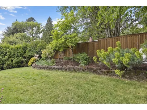 1917 SW Marigold Street Portland OR 97219