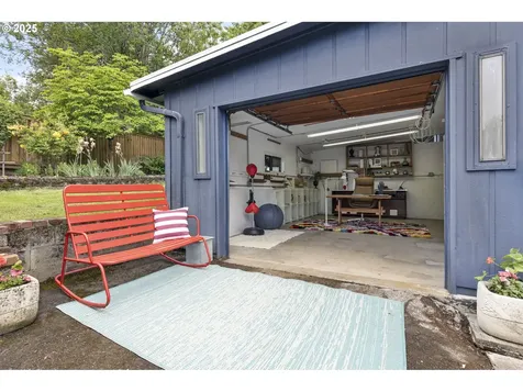 1917 SW Marigold Street Portland OR 97219