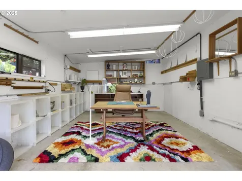 1917 SW Marigold Street Portland OR 97219