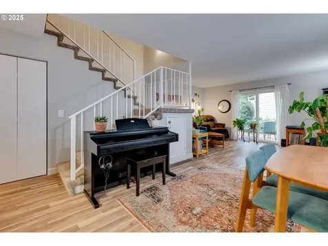 553 N Hayden Bay Drive Portland OR 97217